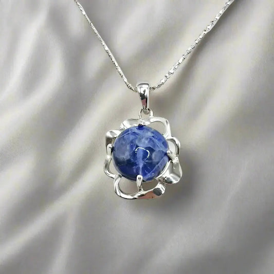 Elegant Pendant in 925 Sterling Silver with 12mm Round Sodalite - Halskæde