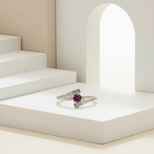 Sølvring med granat – passion og elegance i ét smykke - Ring