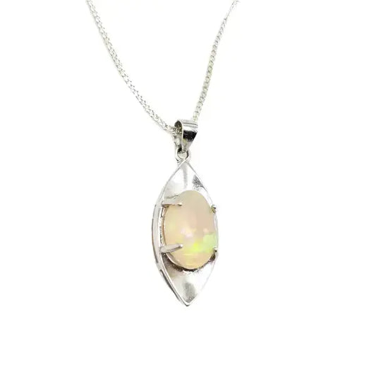 Sterling Silver pendant with 10x7mm oval velo opal - Halskæde