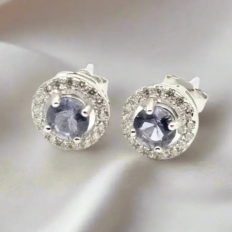 Stylish Silver Earrings: Choosing the Right Pair for Any Event