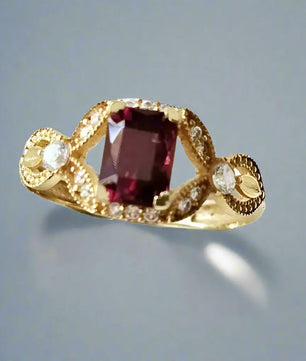 Ædelstensmykker Deep Red Delight: 18 karat guld granatring Ring