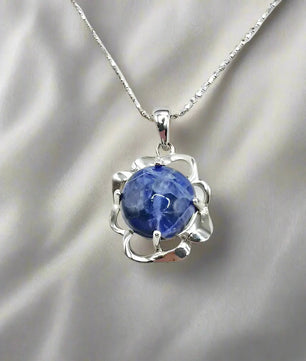 Elegant Pendant in 925 Sterling Silver with 12mm Round Sodalite Halskæde