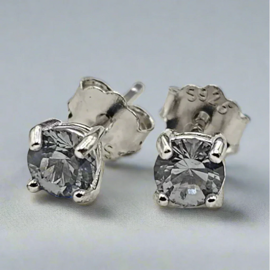 Elegant Smykkesæt i Sølv med Spinel – Ring & Ørestikker - Sæt