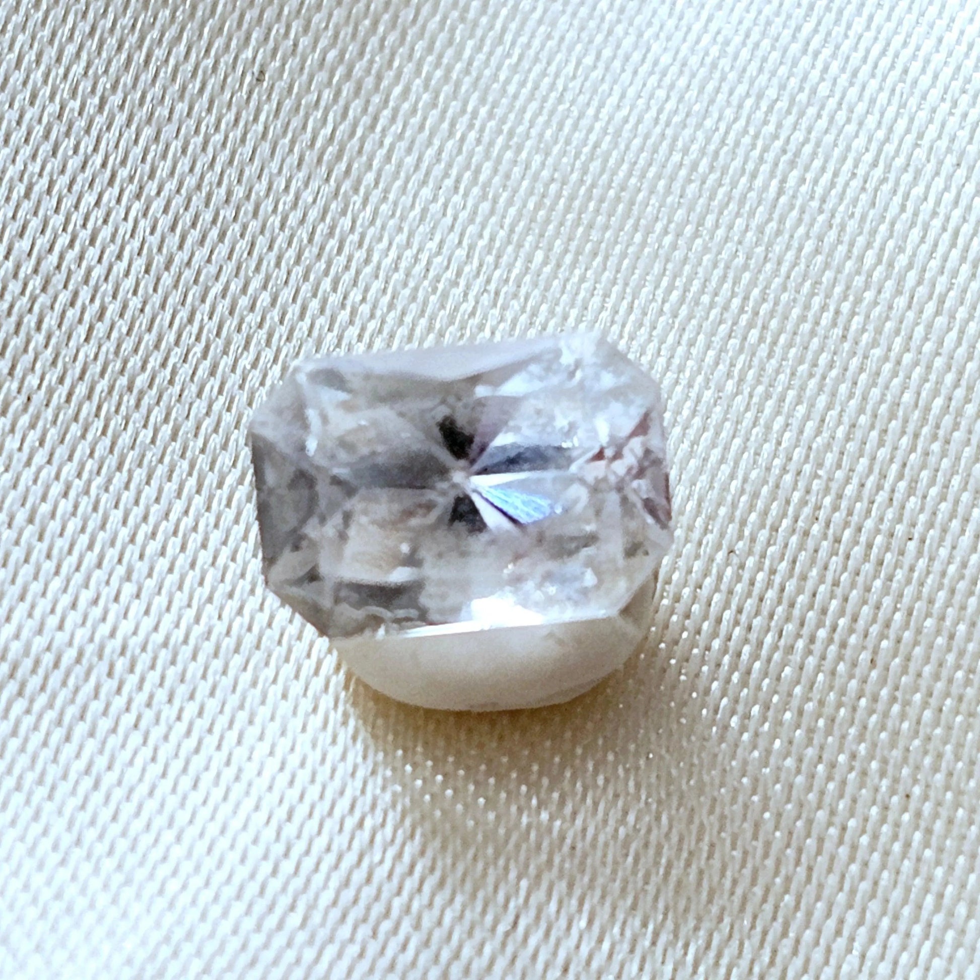 Gleaming Aqua: 1.15ct Rectangular Aquamarine - Gemstone