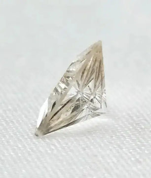 Glitrende Krystal: 1,1 ct Triangulær Topaz Gemstone