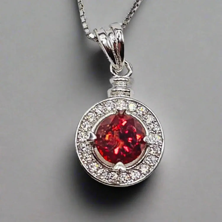 Halskæde i sølv med rund Granat og Zirkoner - Halskæde