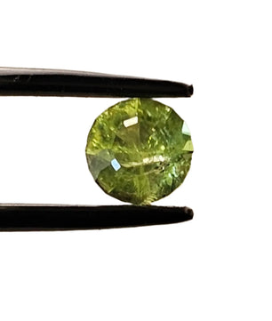 Naturlig Peridot: Strålende Grøn Sten Gemstone
