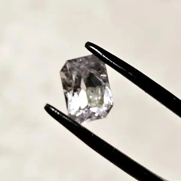 Pink Radiance: 1.5ct Facetted Rectangular Kunzite - Gemstone