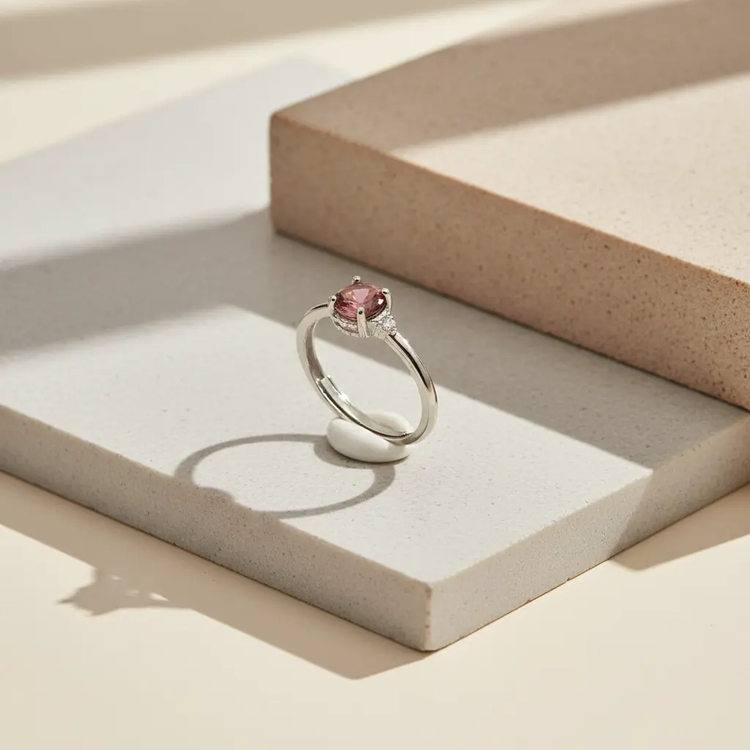 Sølvring med granat – dyb rød elegance i sterlingsølv - Ring