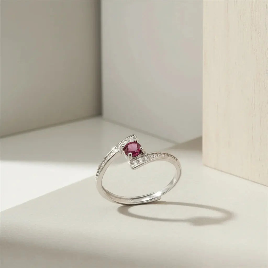 Sølvring med granat – passion og elegance i ét smykke - Ring