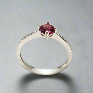 Sølvring med Granat - Ring