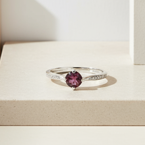 Sølvring med Granat - Ring