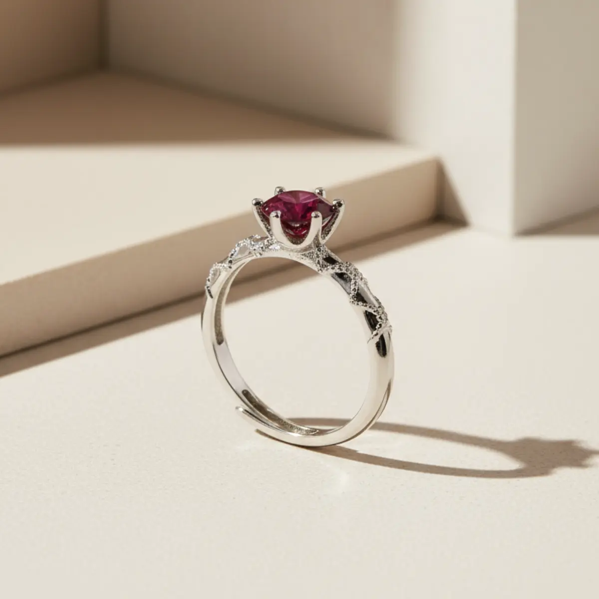 Sølvring med granat – tidløs styrke og elegance - Ring