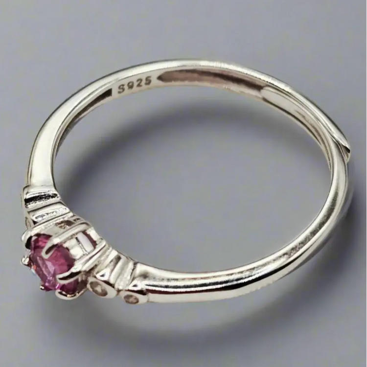 Sølvring med Pink Safir og Zirkoner Ring