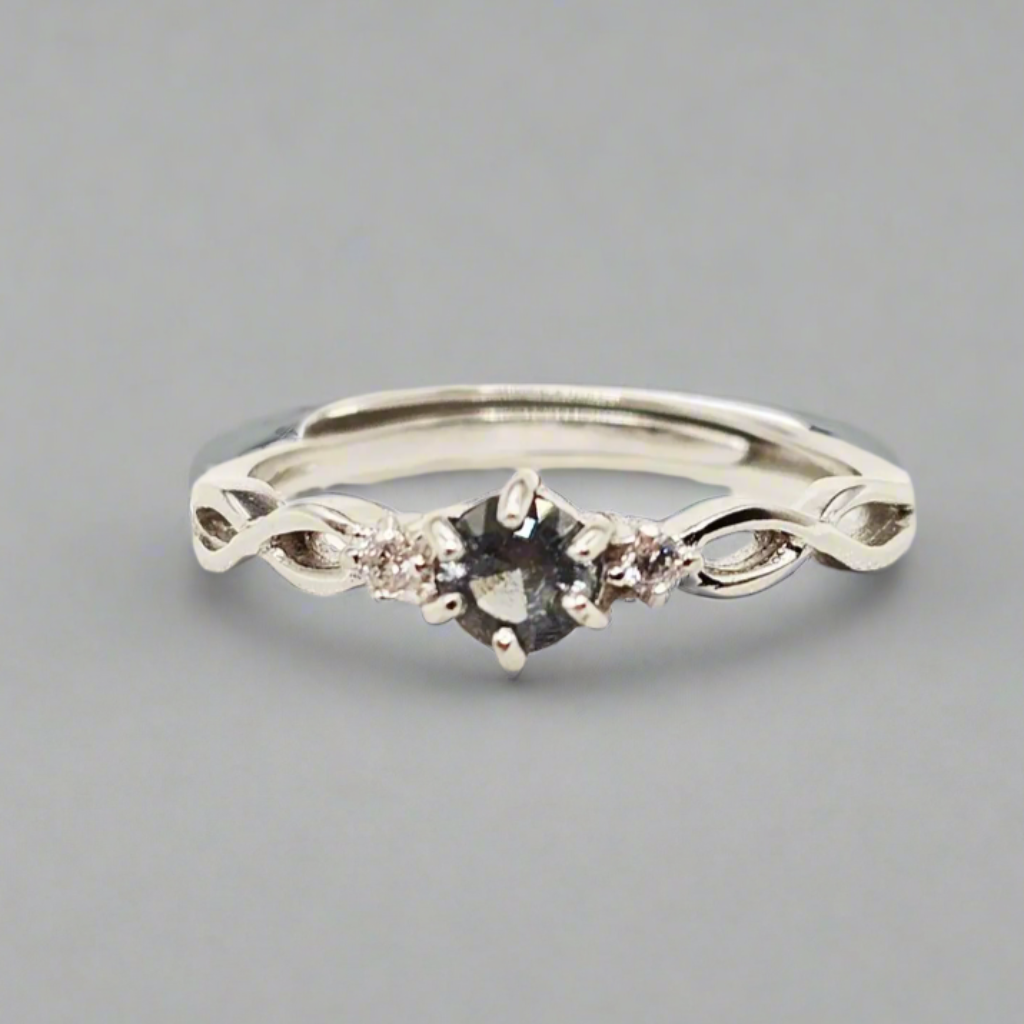 Sølvring med Spinel og Zirkoner - Ring