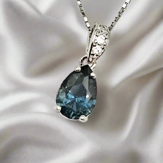 Sterling Silver necklace with Spinel gemstone and Zirkons - Pendant & Necklace