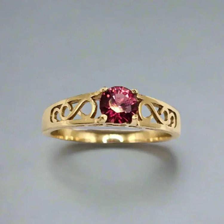 Tidløs skønhed: Ring i 14 karat guld og rød granat - Unikke smykker - Ring