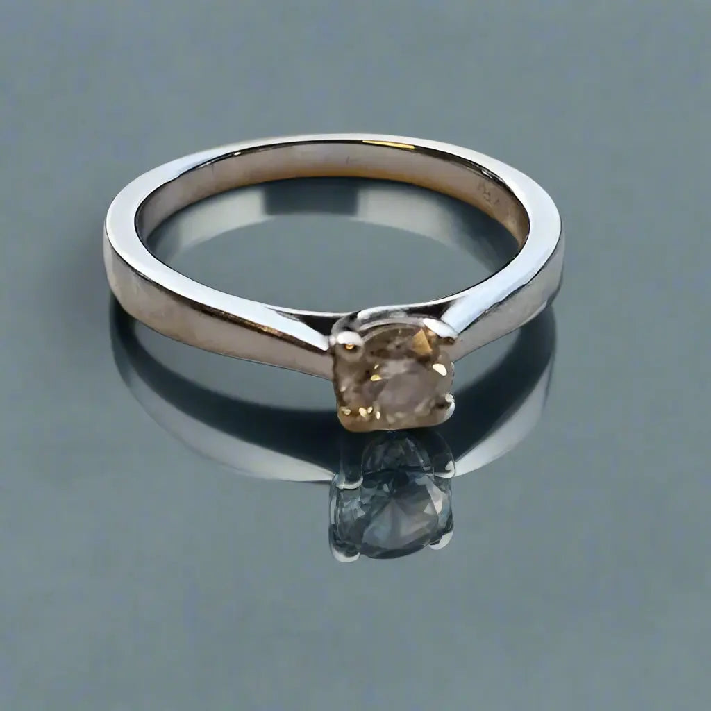 Timeless Elegance: 14ct White Gold Ring with 0.30ct Diamond - Ring