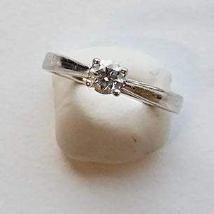 Timeless Elegance: 14ct White Gold Ring with 0.30ct Diamond - Ring