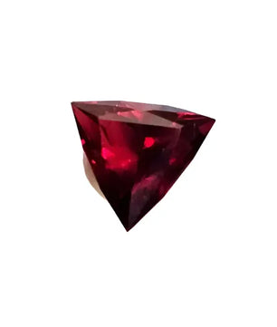 Triangulær Elegance: Rhodolite Granat - Gemstone